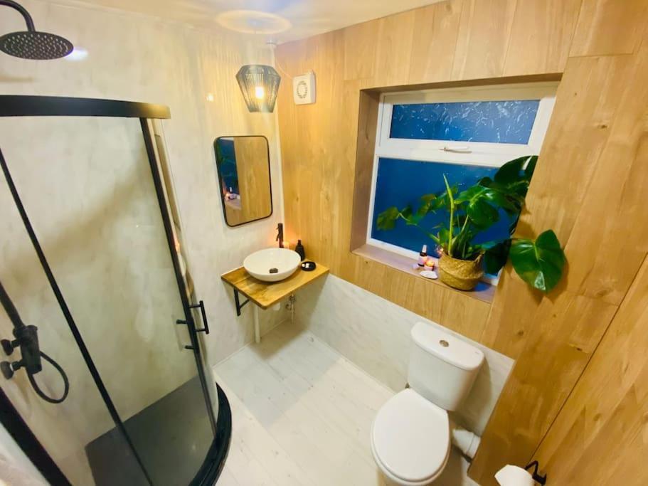The Barefoot Bungalow In Picturesque פרסטאטין מראה חיצוני תמונה