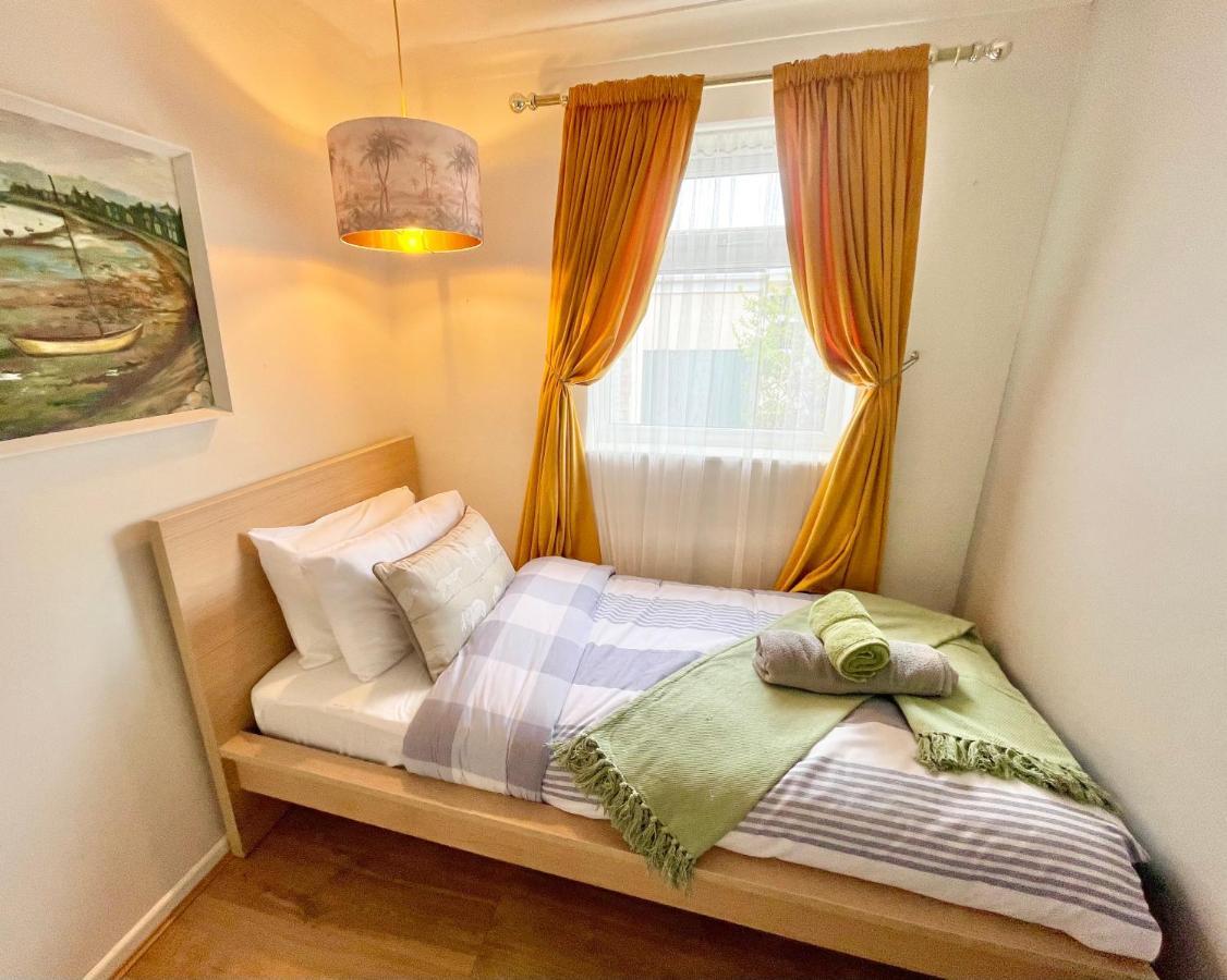 The Barefoot Bungalow In Picturesque פרסטאטין מראה חיצוני תמונה